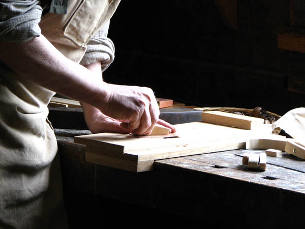 Ofrecemos un servicio de <strong>carpintería  de madera y ebanistería en Olvan</strong> adaptado a las necesidades del <strong>cliente</strong>.